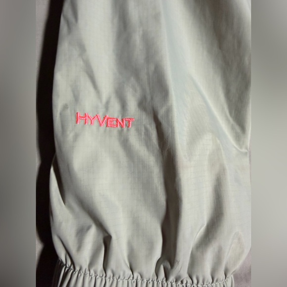 The North Face Women’s XXL Waterproof Windbreaker Jacket – Gray & Pink - Picture 6 of 11